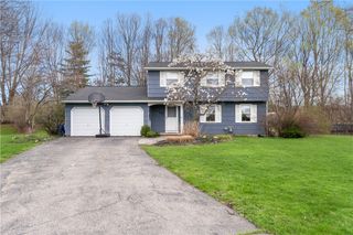 755 Tanya Cir, Webster, NY 14580