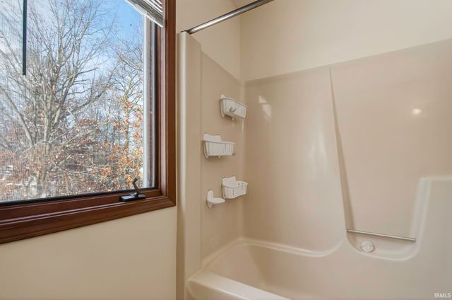 7815 Sunderland Drive, Fort Wayne, IN 46835