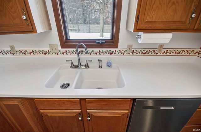 7815 Sunderland Drive, Fort Wayne, IN 46835