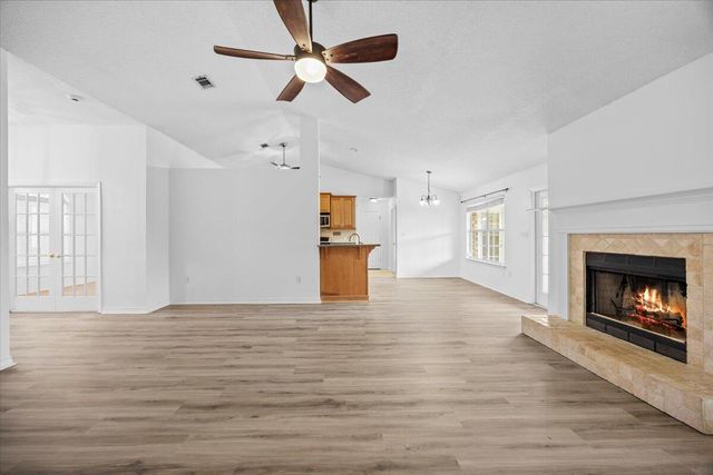 9655 Parker Lake Circle, Navarre, FL 32566