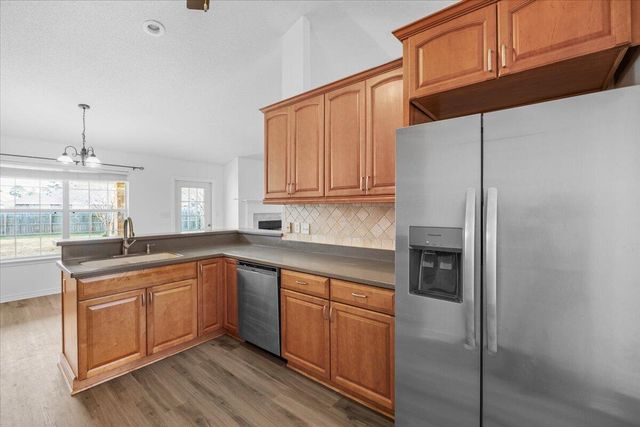 9655 Parker Lake Circle, Navarre, FL 32566