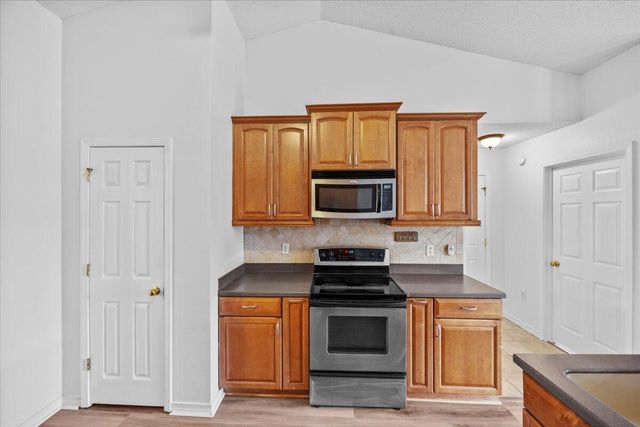 9655 Parker Lake Circle, Navarre, FL 32566