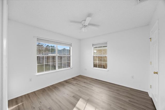 9655 Parker Lake Circle, Navarre, FL 32566