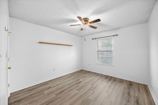 9655 Parker Lake Circle, Navarre, FL 32566