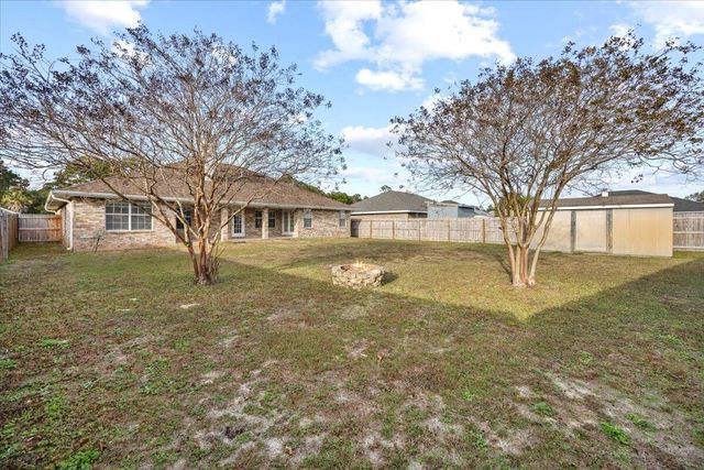 9655 Parker Lake Circle, Navarre, FL 32566