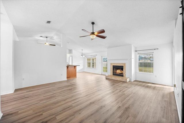 9655 Parker Lake Circle, Navarre, FL 32566