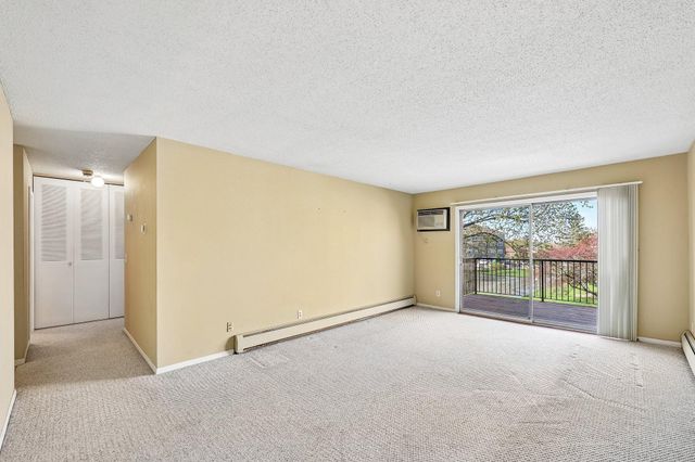 2800 Hillsboro Avenue N 315, New Hope, MN 55427