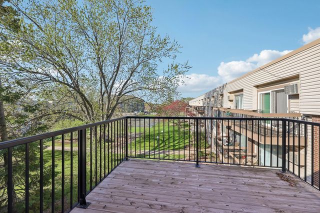 2800 Hillsboro Avenue N 315, New Hope, MN 55427