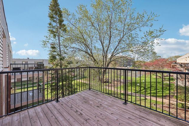 2800 Hillsboro Avenue N 315, New Hope, MN 55427
