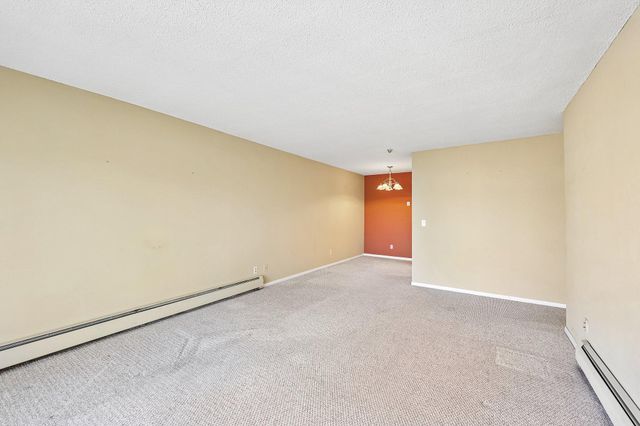 2800 Hillsboro Avenue N 315, New Hope, MN 55427