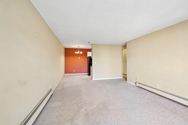 2800 Hillsboro Avenue N 315, New Hope, MN 55427