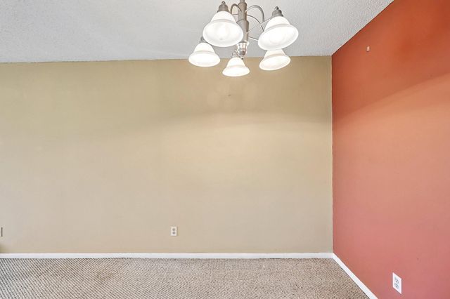 2800 Hillsboro Avenue N 315, New Hope, MN 55427