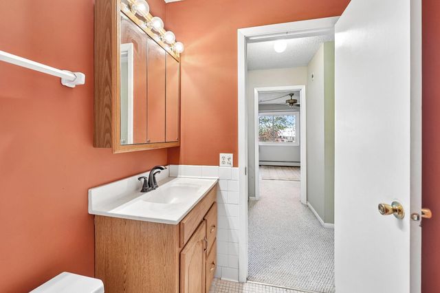 2800 Hillsboro Avenue N 315, New Hope, MN 55427