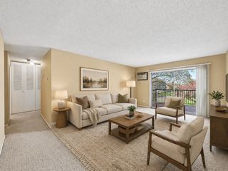 2800 Hillsboro Avenue N 315, New Hope, MN 55427