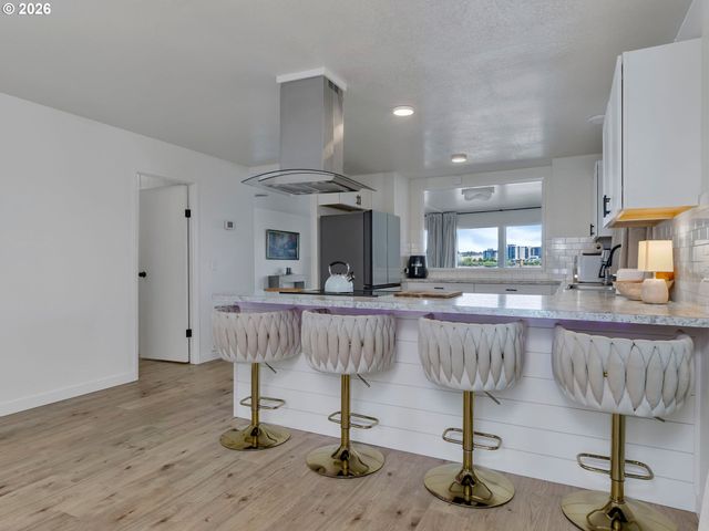2201 N MENZIES Dr, Portland, OR 97217