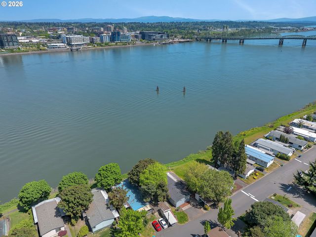 2201 N MENZIES Dr, Portland, OR 97217