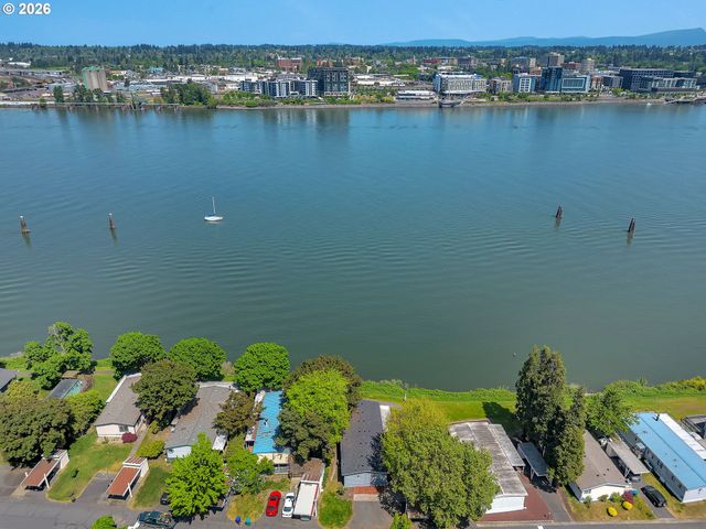 2201 N MENZIES Dr, Portland, OR 97217