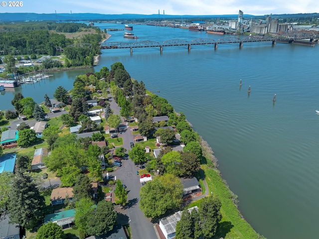 2201 N MENZIES Dr, Portland, OR 97217