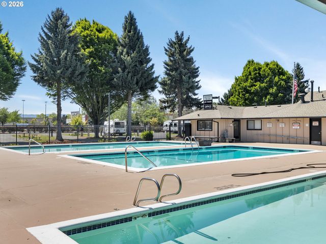 2201 N MENZIES Dr, Portland, OR 97217