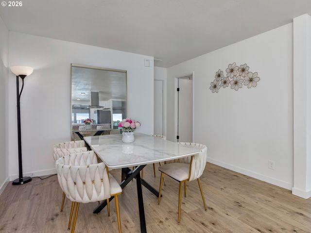 2201 N MENZIES Dr, Portland, OR 97217
