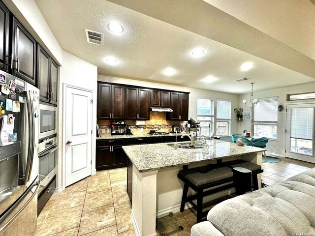 7631 McKinney Hills, San Antonio, TX 78254