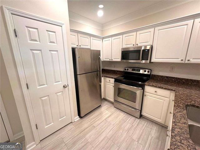 1110 Westchester Ridge NE, Atlanta, GA 30329