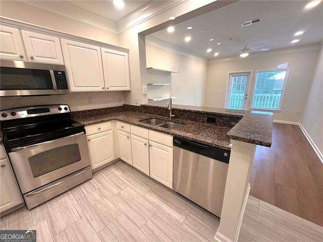 1110 Westchester Ridge NE, Atlanta, GA 30329
