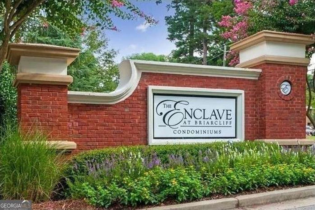 1110 Westchester Ridge NE, Atlanta, GA 30329