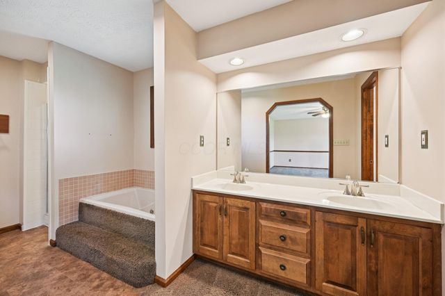 13898 Wagram Road NW, Pickerington, OH 43147