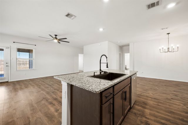 501 Farmhouse Lane, Josephine, TX 75189