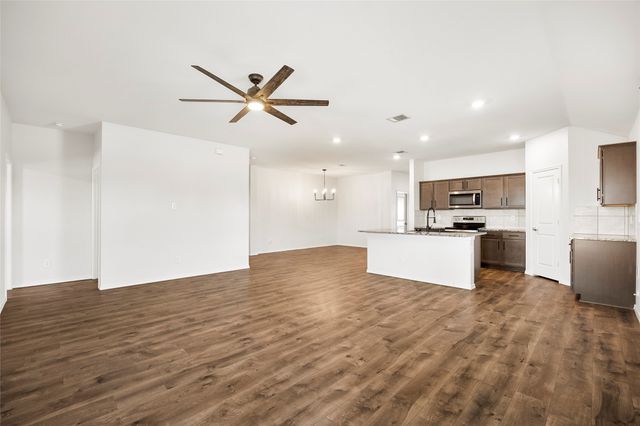 501 Farmhouse Lane, Josephine, TX 75189