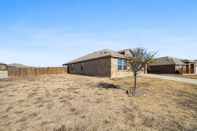 501 Farmhouse Lane, Josephine, TX 75189