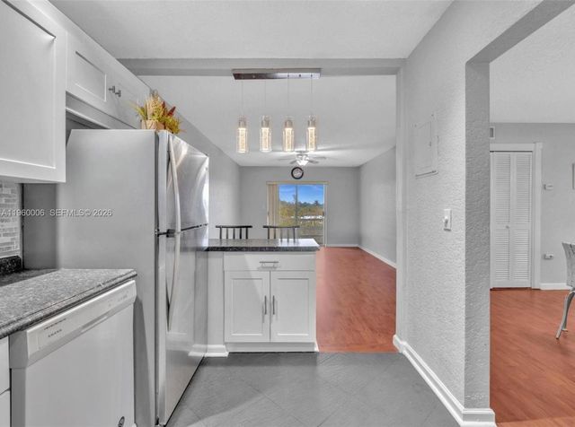 4731 NW 10th Court 316, Plantation, FL 33313