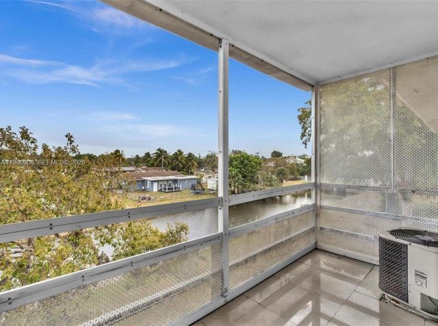 4731 NW 10th Court 316, Plantation, FL 33313