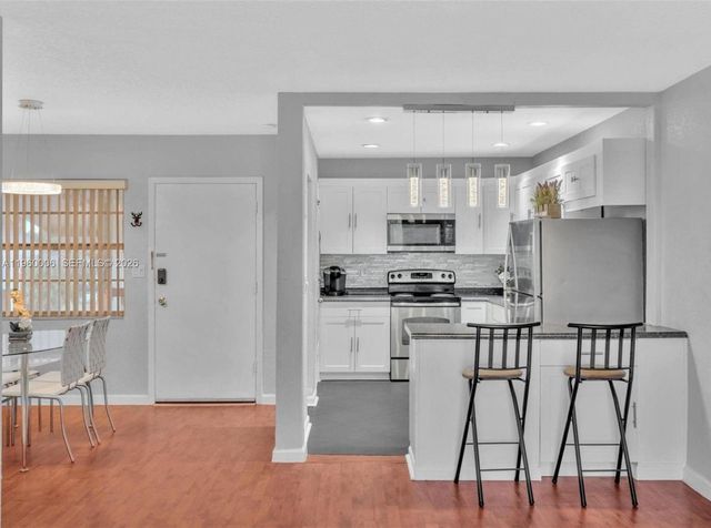 4731 NW 10th Court 316, Plantation, FL 33313