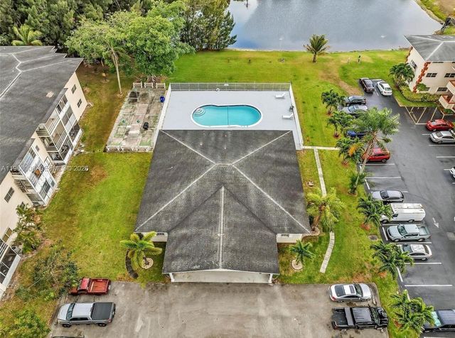 4731 NW 10th Court 316, Plantation, FL 33313