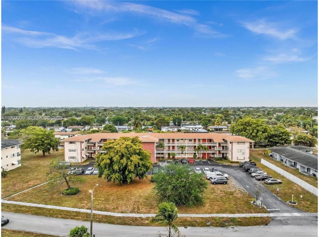 4731 NW 10th Court 316, Plantation, FL 33313