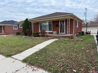 6947 N Charlesworth Street, Dearborn Heights, MI 48127