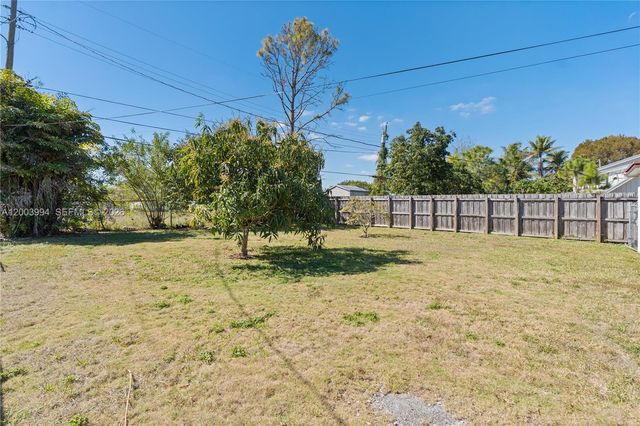 5730 SW 42nd Ter, South Miami, FL 33155