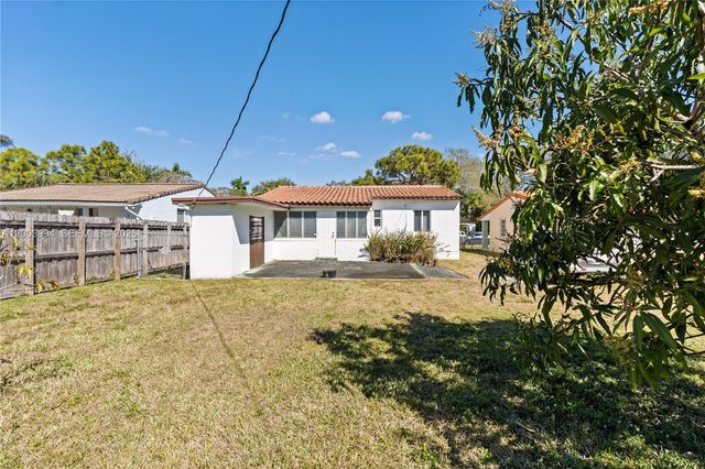 5730 SW 42nd Ter, South Miami, FL 33155