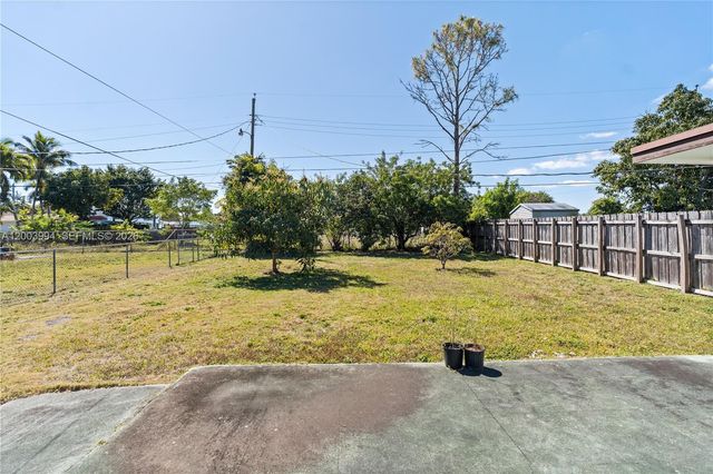 5730 SW 42nd Ter, South Miami, FL 33155