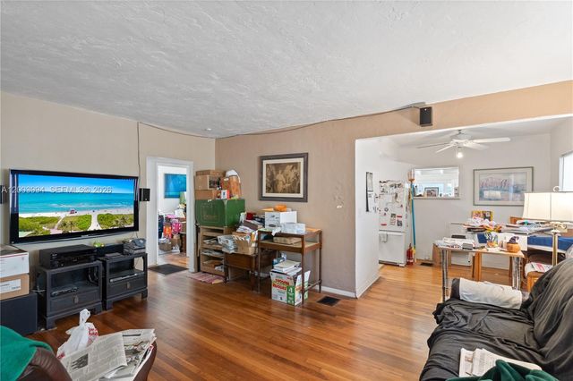 5730 SW 42nd Ter, South Miami, FL 33155