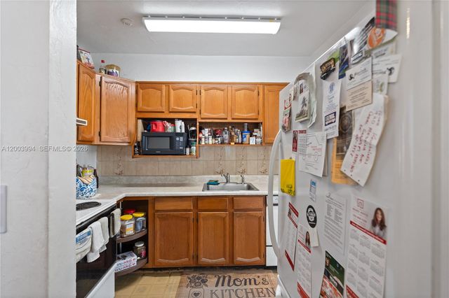 5730 SW 42nd Ter, South Miami, FL 33155