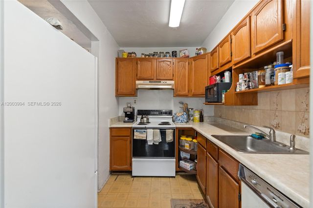 5730 SW 42nd Ter, South Miami, FL 33155