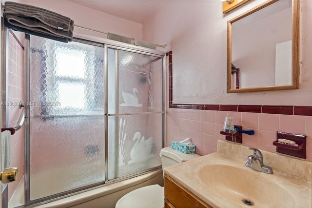 5730 SW 42nd Ter, South Miami, FL 33155