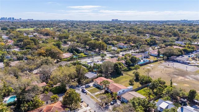 5730 SW 42nd Ter, South Miami, FL 33155