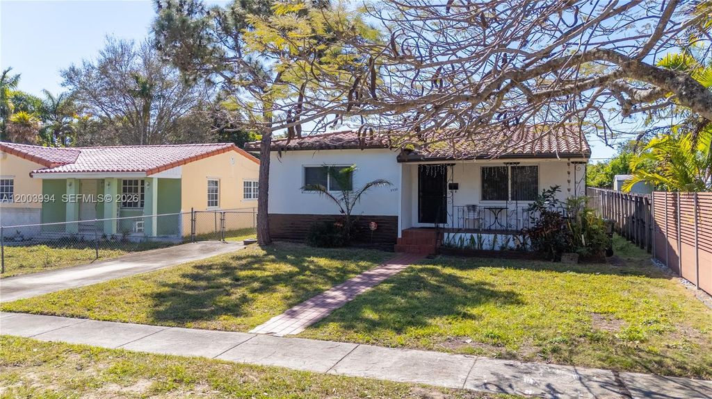 5730 SW 42nd Ter, South Miami, FL 33155
