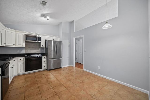 27 Creek View Drive, Hoschton, GA 30548