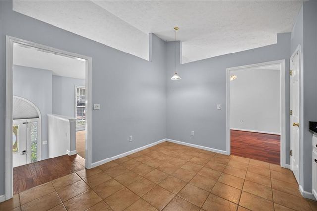 27 Creek View Drive, Hoschton, GA 30548
