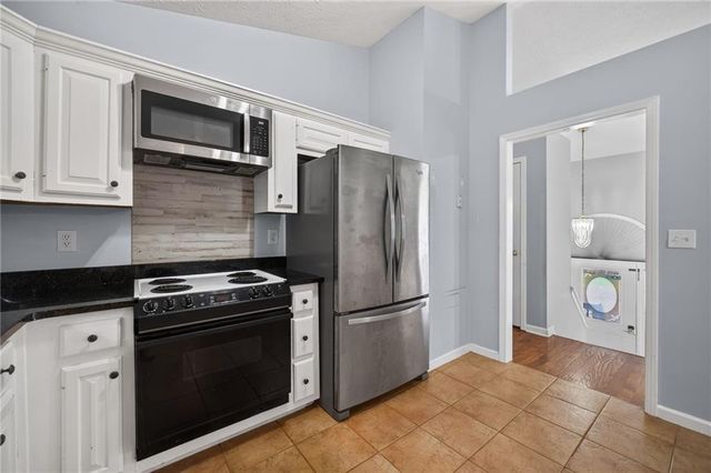 27 Creek View Drive, Hoschton, GA 30548